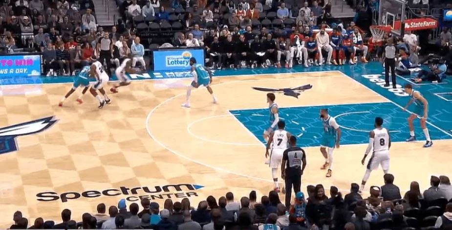 🏀NBA战报：马克西&amp;乔治合砍73分，三球复出拿15分，76人121-108黄蜂